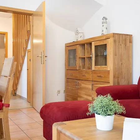 Strandpirat Jan Nyaraló *